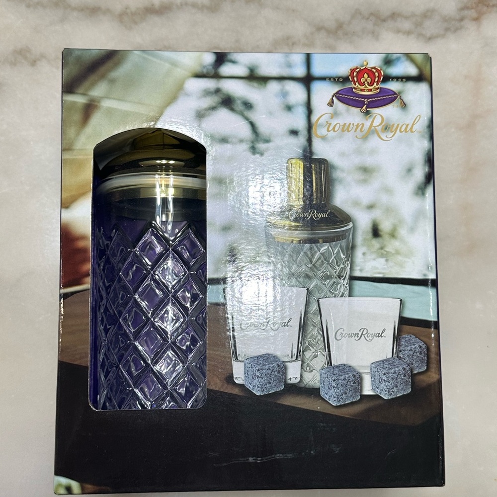 NEW Crown Royal Cocktail Shaker Set